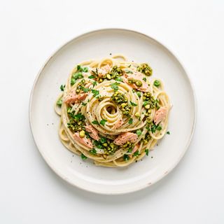 Linguine Al Salmón Con Pistacho