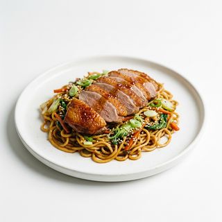 3. Tallarines Con Pato Asado