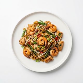 9.Tagliatelle di riso saltate 虾仁炒河粉/鸡肉炒河粉