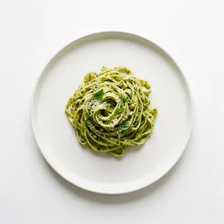 Tagliatelle al pesto genovés
