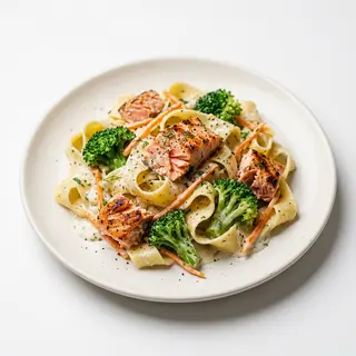 BROCOLI Y SALMON (PAPARDELLE)