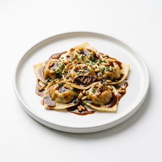RAVIOLI GIGANTI DI RABO DI TORO