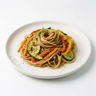 Spaghetti di grano con verdure