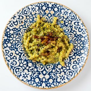 Busiate pesto di pistacchio e guanciale dei nebrodi