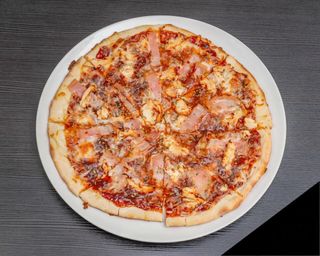 Pizza Artesana Clásica Con Barbacoa (30 Cm.)