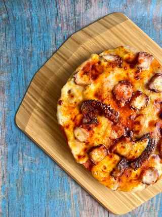 Pizza Gourmet De Pulpo (30 Cm.)