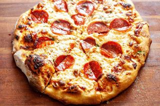 Pizza De Pepperoni (33 Cm.)