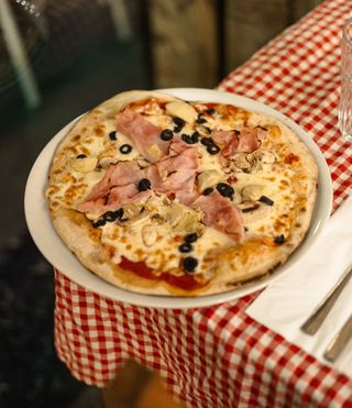 Pizza Caprichosa (24 Cm.)