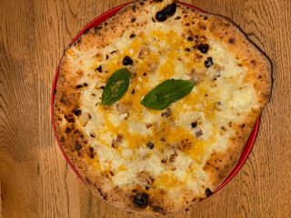 Pizza Carbonara 30 Cm.