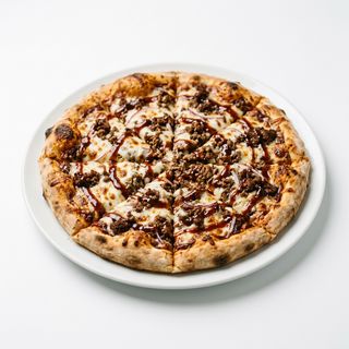 Pizza Con Barbacoa Y Carne Picada