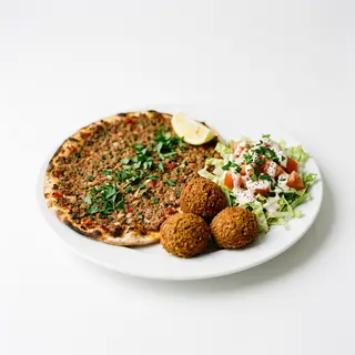 25. Lahmacun De Falafel