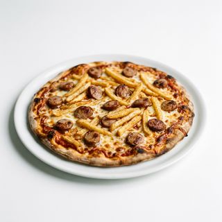 Pizza De Salchipapas (30 Cm.)