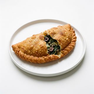 Calzone fritto con scarola