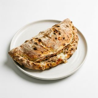Pizza Calzone De Atún