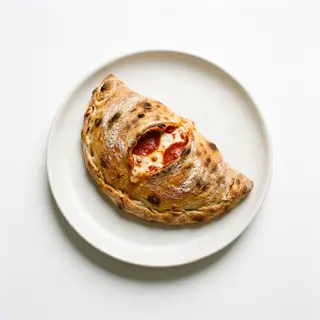 Pizza Calzone De Pepperoni (30 Cm.)