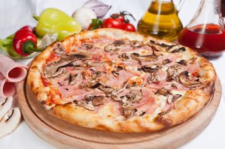 Pizza De Jamón Dulce (29 Cm. A 31 Cm. Aprox.)