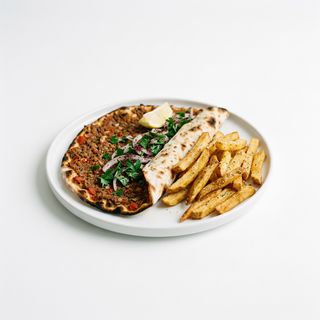 Lahmacun especial con patatas
