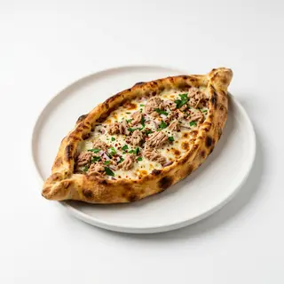 Pizza Turca Con Atún (Pequeña)