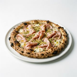Pizza De Trufa Y Mortadela 30 Cm.