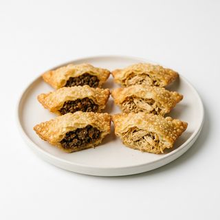 Pastelitos De Carne Y Pollo (6 Uds.)