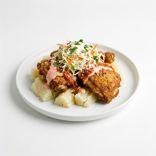 Yuca Con Pollo Frito