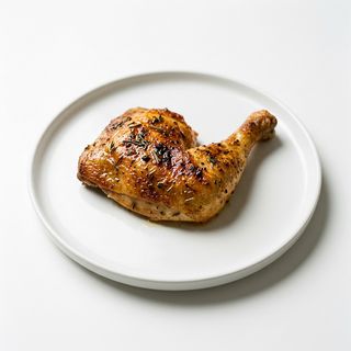 Cuarto Trasero De Pollo + patatas fritas