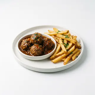 Albóndigas Con Patatas Fritas