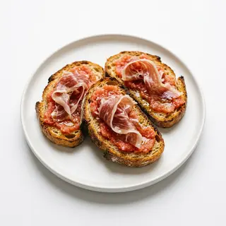 Pan Tostado Con Tomate Y Jamón Ibérico