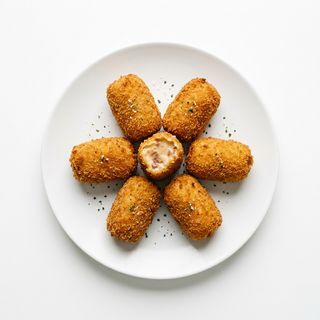 Ración De Croquetas Caseras