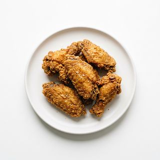 Ración De Alitas De Pollo Crujientes