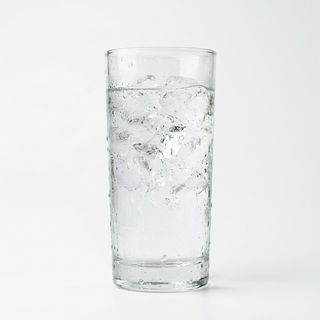Woda niegazowana 0,5l