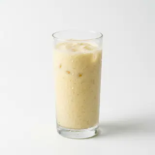 Zumo De Plátano Con Leche (16 Oz.)