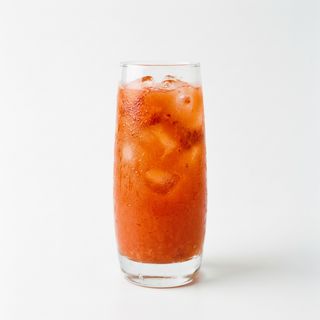 Zumo De Naranja Y Fresa (16 Oz.)