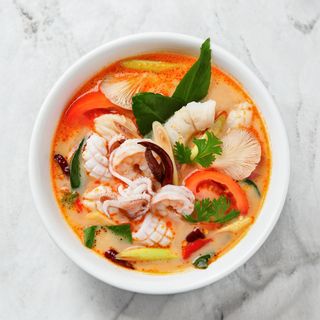 Sopa Tom Yum Mediterráneo