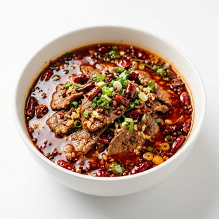 83.Fettine di manzo in brodo piccante 水煮牛肉