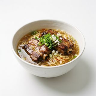 28.Spaghetti in brodo con costine di maiale alla giapponese 日式排骨面