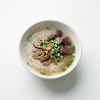 23.Spaghetti in brodo con interiora di maiale 猪脏面/粉干