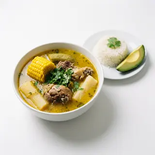 Sancocho De Gallina Con Arroz Y Aguacate (Pequeño)