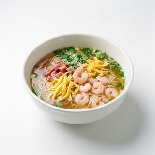 Tallarines Con Tres Delicias En Sopa