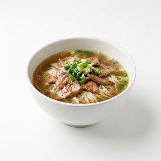 25.Spaghetti in brodo con fegato di maiale 猪肝面/粉干