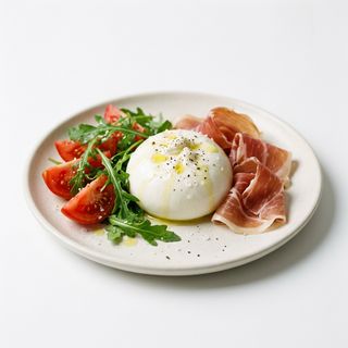 Burrata Con Tomate, Jamón Serrano Y Rúcula