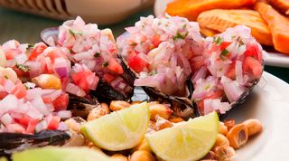 Mejillones A La Chalaca
