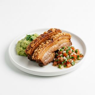 Torreznos Con Guacamole Y Pico De Gallo