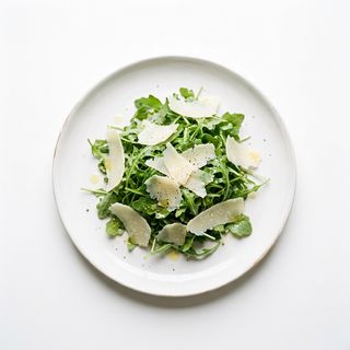 Ensalada de rúcula y parmesano