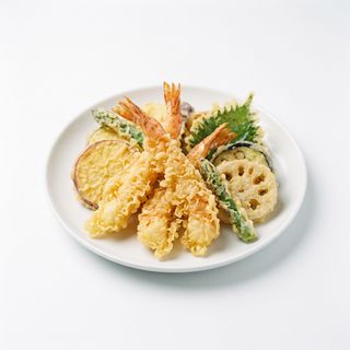 Tempura De Verdura Con Langostinos