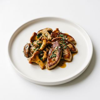 Salteado De Setas De Temporada Con Foie