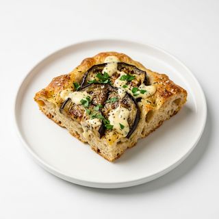 Focaccia con berenjena y alioli