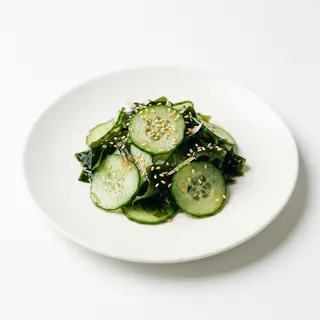 827 Ensalada de pepino y algas