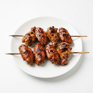 Pincho De Alita De Pollo Asada