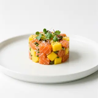 Tartar De Salmón Con Mango